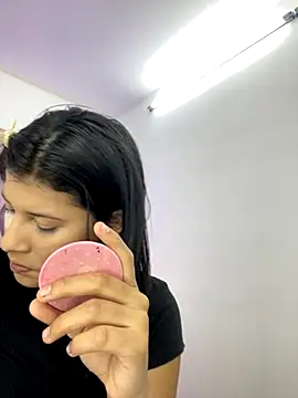 Snapshot of MaskedGirl_ chatting on September 30, 2025, 11:37 am MaskedGirl online show from September 30, 2025, 11:37 am