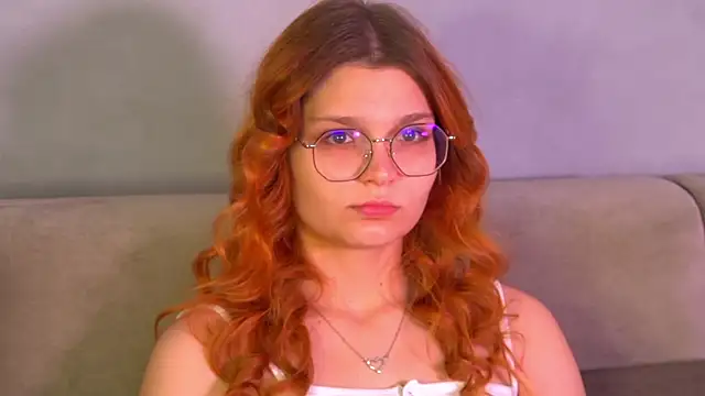 Snapshot of BellaMarebelle chatting on October 4, 2025, 4:21 am BellaMarebelle online show from October 4, 2025, 4:21 am