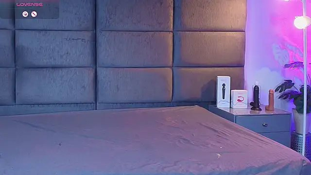 Snapshot of Slenna_Moon chatting on February 26, 2026, 12:31 am Slenna Moon online show from February 26, 2026, 12:31 am