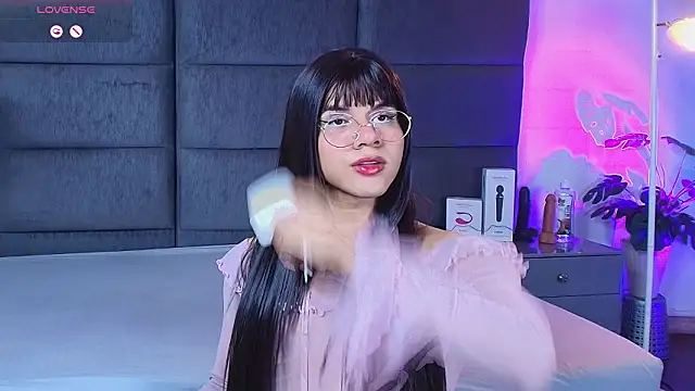 Snapshot of Slenna_Moon chatting on February 26, 2026, 11:37 pm Slenna Moon online show from February 26, 2026, 11:37 pm