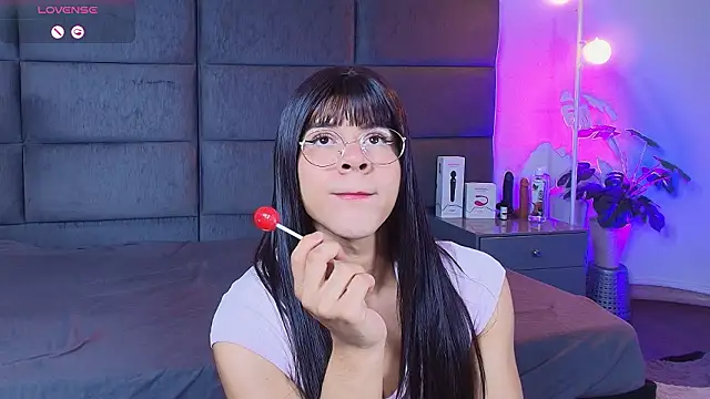 Snapshot of Slenna_Moon chatting on February 28, 2026, 11:39 pm Slenna Moon online show from February 28, 2026, 11:39 pm