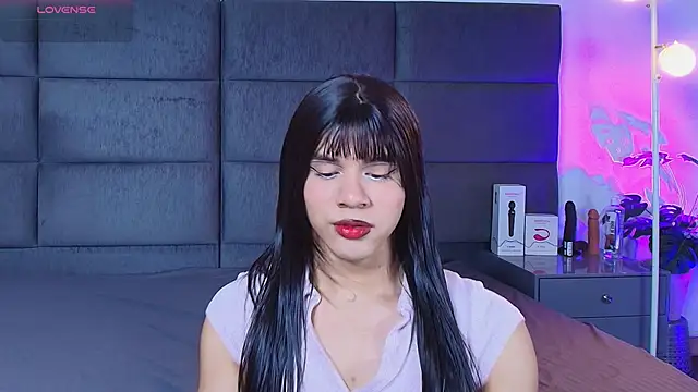 Snapshot of Slenna_Moon chatting on March 5, 2026, 10:17 pm Slenna Moon online show from March 5, 2026, 10:17 pm