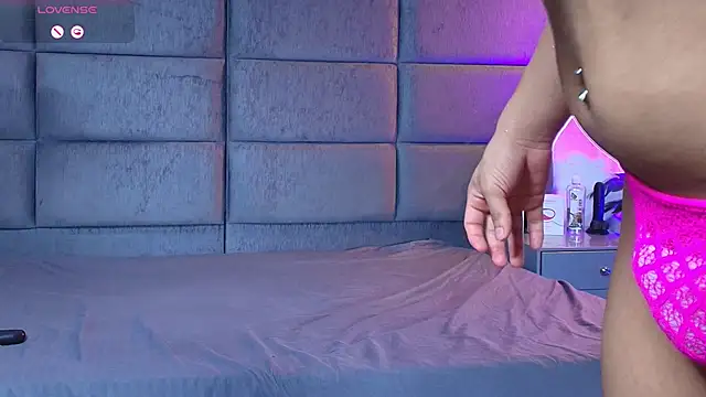 Snapshot of Slenna_Moon chatting on March 21, 2026, 11:52 pm Slenna Moon online show from March 21, 2026, 11:52 pm