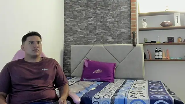 Snapshot of Sexxyy_Couple_ chatting on January 9, 2026, 3:20 am Sexxyy Couple online show from January 9, 2026, 3:20 am