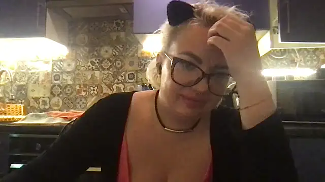 Snapshot of Oksi494 chatting on February 6, 2026, 7:50 pm Oksi494 online show from February 6, 2026, 7:50 pm