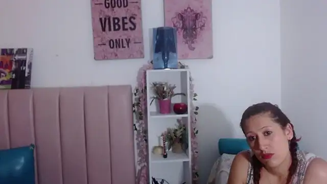 Snapshot of Chloe_Wiild chatting on September 18, 2025, 7:16 pm Chloe Wiild online show from September 18, 2025, 7:16 pm