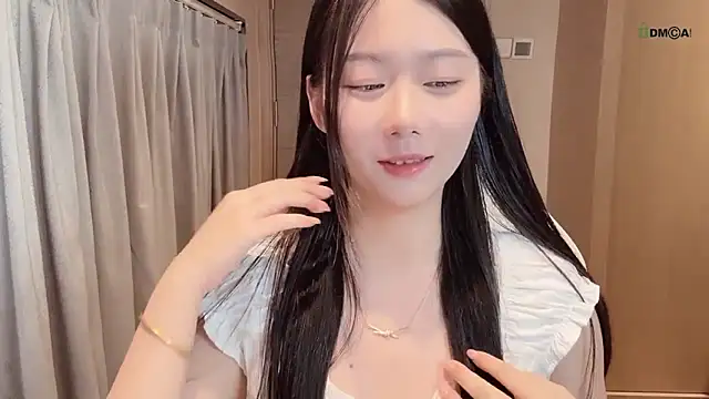 Snapshot of Makinghappymyself_ chatting on October 26, 2025, 8:20 am Makinghappymyself online show from October 26, 2025, 8:20 am