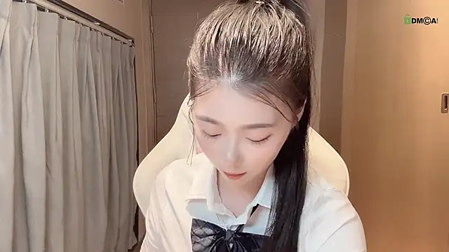 Snapshot of Makinghappymyself_ chatting on November 2, 2025, 7:00 am Makinghappymyself online show from November 2, 2025, 7:00 am