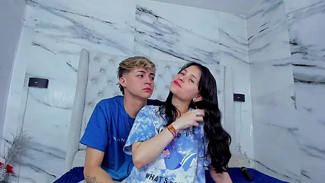 Snapshot of Ari_and_Storm chatting on September 26, 2025, 1:20 am Ari and Storm online show from September 26, 2025, 1:20 am