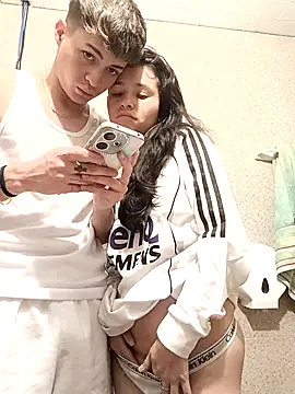 Ari and Storm online show from November 30, 2025, 2:43 pm