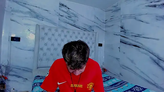 Ari and Storm online show from December 14, 2025, 1:38 pm