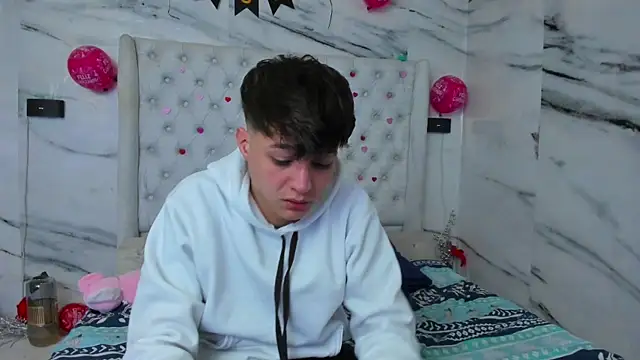 Ari and Storm online show from April 10, 2026, 2:11 pm