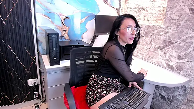 Snapshot of Scarlett_14_ chatting on September 24, 2025, 3:32 am Scarlett 14 online show from September 24, 2025, 3:32 am