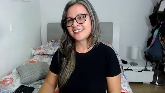 Snapshot of sophie_lopez1 chatting on February 4, 2026, 1:33 am sophie lopez1 online show from February 4, 2026, 1:33 am