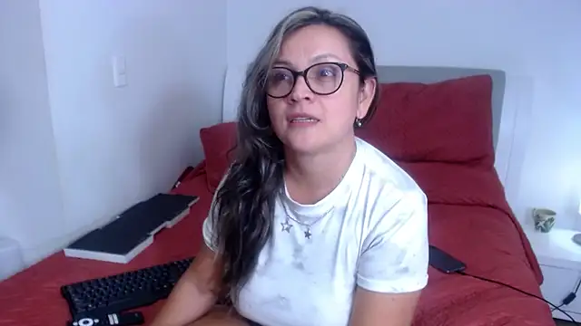 Snapshot of sophie_lopez1 chatting on March 1, 2026, 2:57 am sophie lopez1 online show from March 1, 2026, 2:57 am