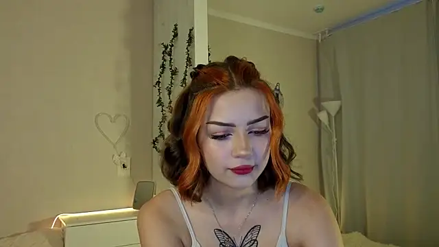 Snapshot of PurrrBerry chatting on September 18, 2025, 3:19 am PurrrBerry online show from September 18, 2025, 3:19 am