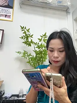 Baby-mmm online show from November 8, 2025, 4:23 am