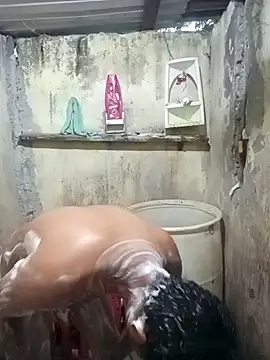 Snapshot of lalop221 chatting on October 9, 2025, 11:58 pm lalop221 online show from October 9, 2025, 11:58 pm