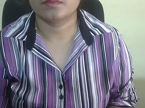 Snapshot of Aanya_Hazel chatting on October 1, 2025, 4:35 pm Aanya Hazel online show from October 1, 2025, 4:35 pm