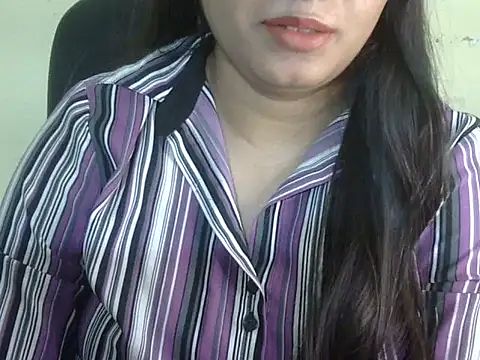 Snapshot of Aanya_Hazel chatting on October 5, 2025, 3:10 pm Aanya Hazel online show from October 5, 2025, 3:10 pm