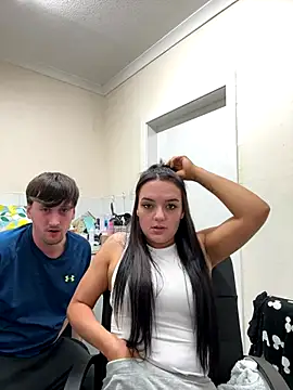 Snapshot of scottishcouple2002 chatting on October 25, 2025, 6:21 am scottishcouple2002 online show from October 25, 2025, 6:21 am