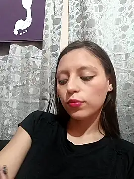 Snapshot of Lahila_ chatting on October 12, 2025, 1:10 pm Lahila online show from October 12, 2025, 1:10 pm