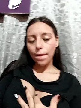 Snapshot of Lahila_ chatting on October 20, 2025, 1:11 pm Lahila online show from October 20, 2025, 1:11 pm