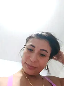 mia mancinii online show from October 16, 2025, 4:57 am