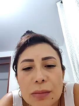 mia mancinii online show from April 11, 2026, 4:28 am