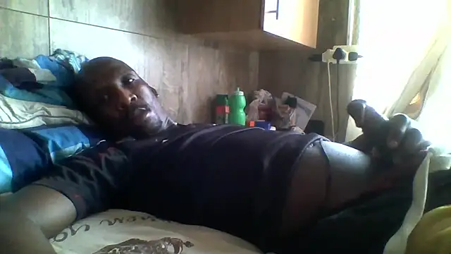 Snapshot of longdickson12345 chatting on October 17, 2025, 10:18 am longdickson12345 online show from October 17, 2025, 10:18 am