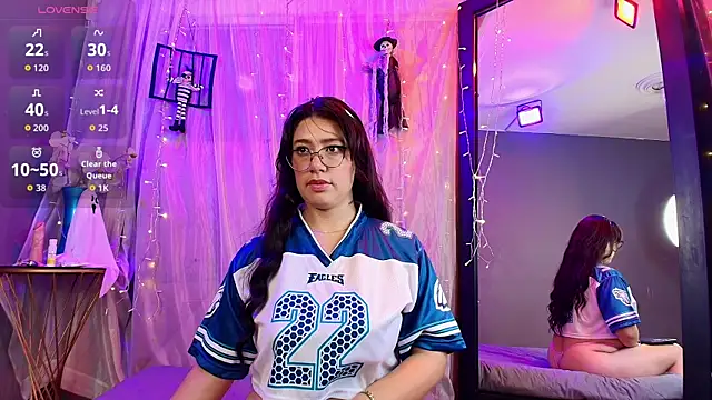 Snapshot of Shalyn_Lux chatting on October 21, 2025, 3:07 am Shalyn Lux online show from October 21, 2025, 3:07 am