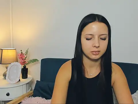 Snapshot of TaliaAdorable chatting on October 8, 2025, 12:25 pm TaliaAdorable online show from October 8, 2025, 12:25 pm