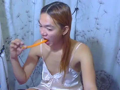 Snapshot of ursexy_prettytrans chatting on October 22, 2025, 5:08 am ursexy prettytrans online show from October 22, 2025, 5:08 am