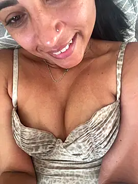 Snapshot of Katianesantos chatting on September 9, 2025, 9:42 am Katianesantos online show from September 9, 2025, 9:42 am