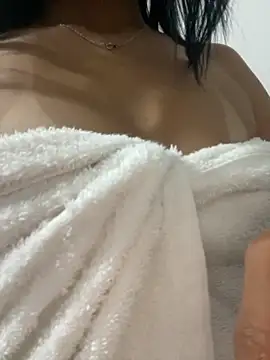 Snapshot of Katianesantos chatting on October 29, 2025, 3:31 am Katianesantos online show from October 29, 2025, 3:31 am