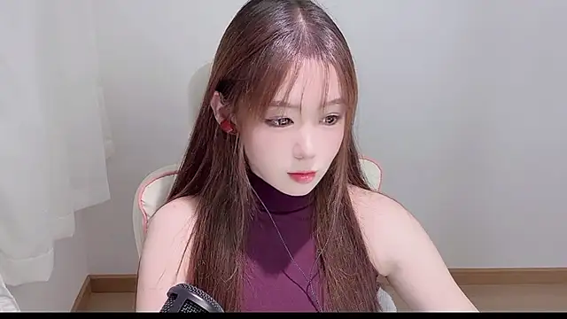 Snapshot of Xiao-runbao chatting on October 3, 2025, 1:19 pm Xiao-runbao online show from October 3, 2025, 1:19 pm