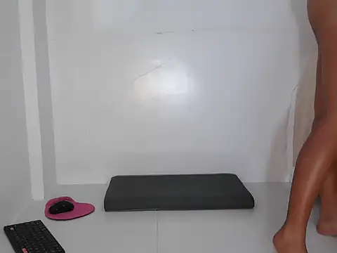 Snapshot of Islandarkgirl chatting on April 7, 2026, 1:06 am Islandarkgirl online show from April 7, 2026, 1:06 am