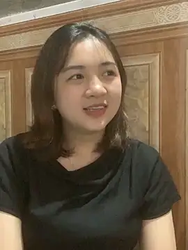 Snapshot of Lonnina chatting on October 6, 2025, 9:18 am Lonnina online show from October 6, 2025, 9:18 am