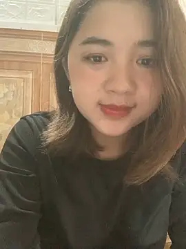 Snapshot of Lonnina chatting on October 9, 2025, 1:36 am Lonnina online show from October 9, 2025, 1:36 am