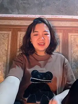 Snapshot of Lonnina chatting on November 7, 2025, 3:01 pm Lonnina online show from November 7, 2025, 3:01 pm