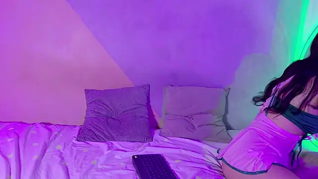 Snapshot of Laura_and_Kevin chatting on September 22, 2025, 2:41 pm Laura and Kevin online show from September 22, 2025, 2:41 pm