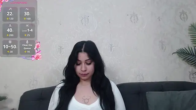 Snapshot of AnaysDivine chatting on September 26, 2025, 3:43 am AnaysDivine online show from September 26, 2025, 3:43 am