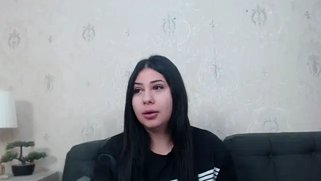 Snapshot of AnaysDivine chatting on September 30, 2025, 3:33 am AnaysDivine online show from September 30, 2025, 3:33 am