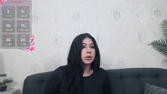 Snapshot of AnaysDivine chatting on October 5, 2025, 3:27 am AnaysDivine online show from October 5, 2025, 3:27 am