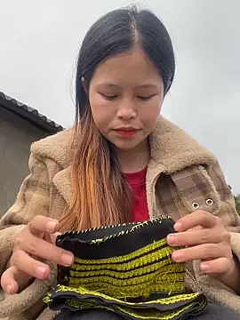 Snapshot of O_o_UwU_o_O chatting on February 24, 2026, 5:49 am O o UwU o O online show from February 24, 2026, 5:49 am