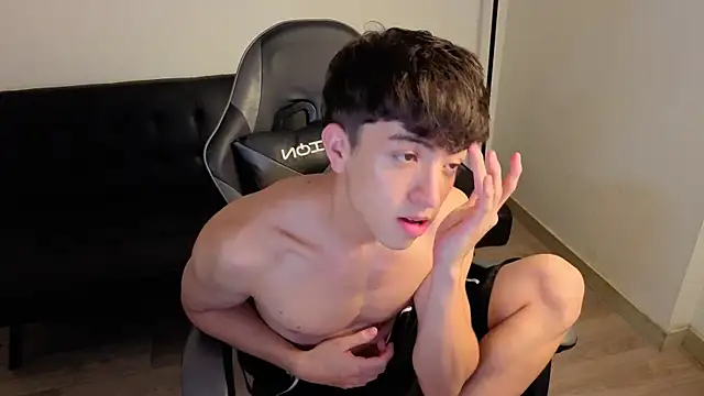 onlinenico online show from February 25, 2026, 10:08 pm