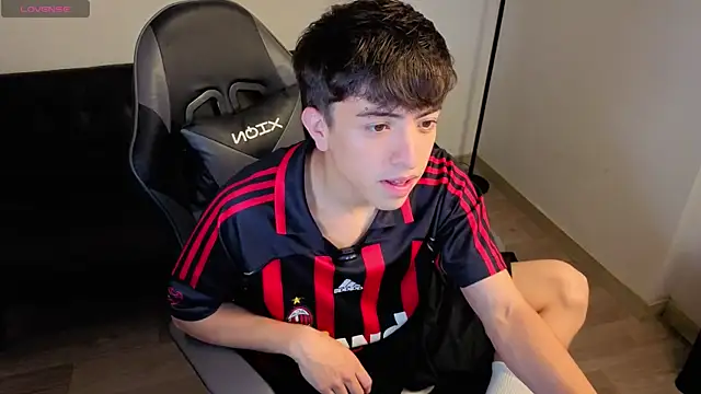 onlinenico online show from February 27, 2026, 9:04 pm