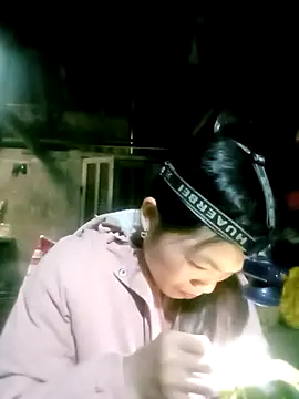 Snapshot of ngan-cute chatting on December 18, 2025, 3:01 am ngan-cute online show from December 18, 2025, 3:01 am