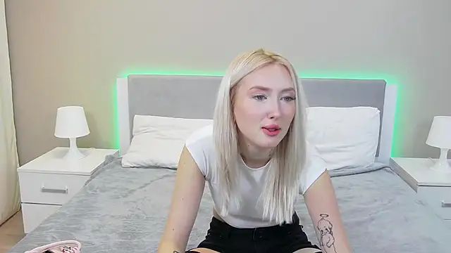 MarianeSun online show from September 25, 2025, 4:05 am