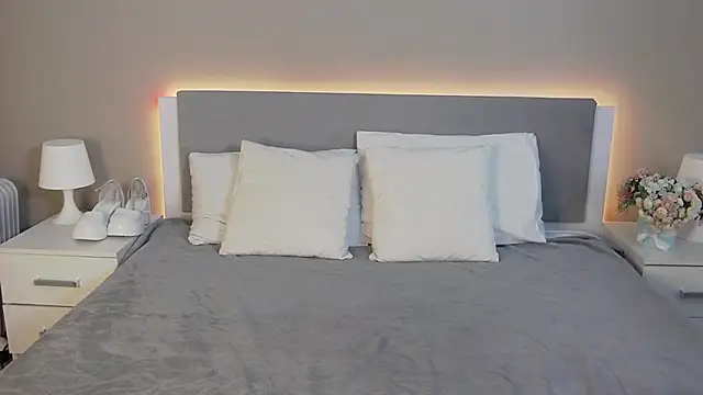 MarianeSun online show from October 8, 2025, 3:59 am